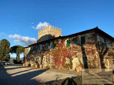 Villa For Sale in Castiglion Fiorentino, Italy