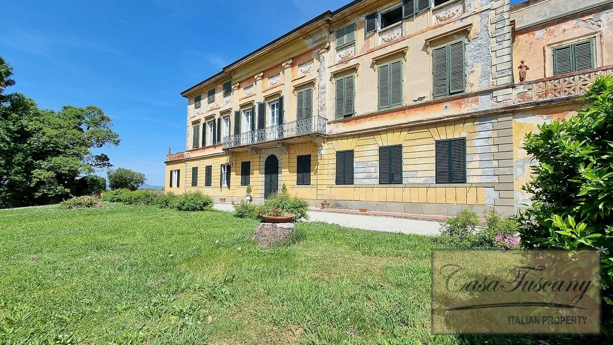 Picture of Villa For Sale in Lucca, Tuscany, Italy