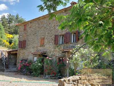 Home For Sale in Palazzo Del Pero, Italy