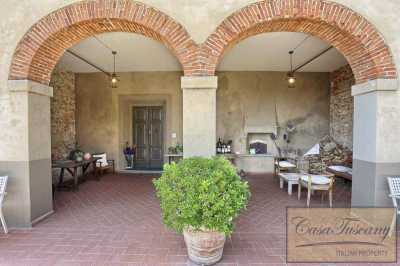 Villa For Sale in Terranuovo Bracciolini, Italy