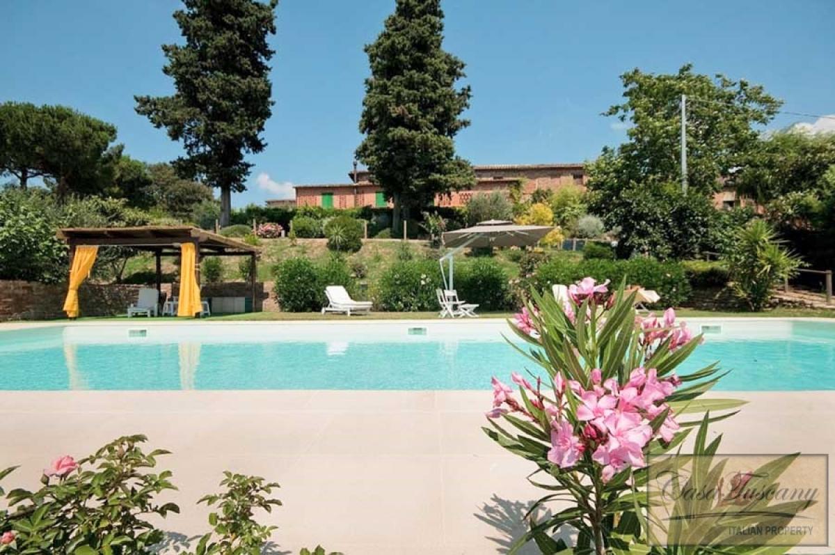 Picture of Home For Sale in Peccioli, Tuscany, Italy