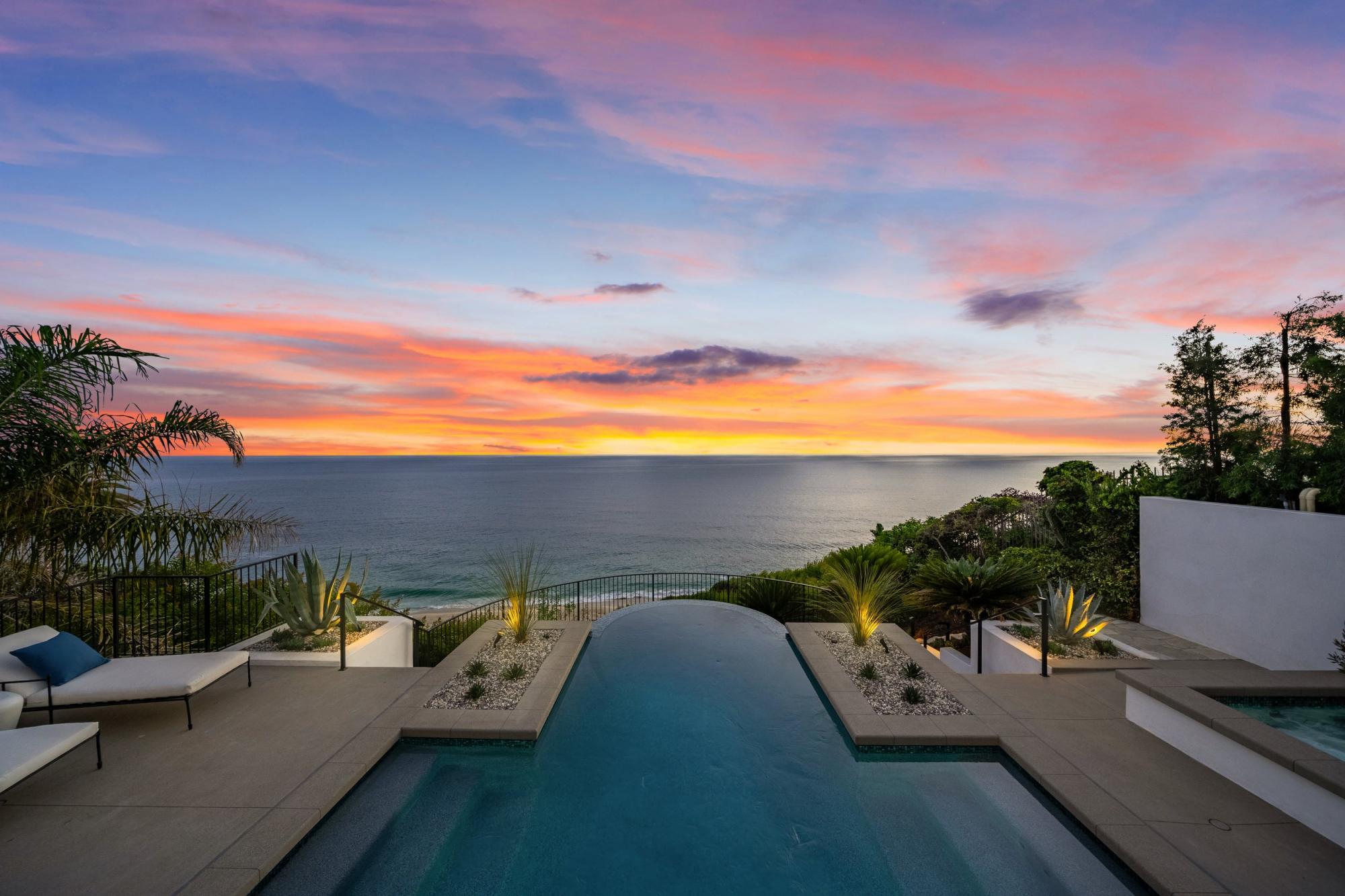 Picture of Home For Sale in Laguna Beach, California, United States