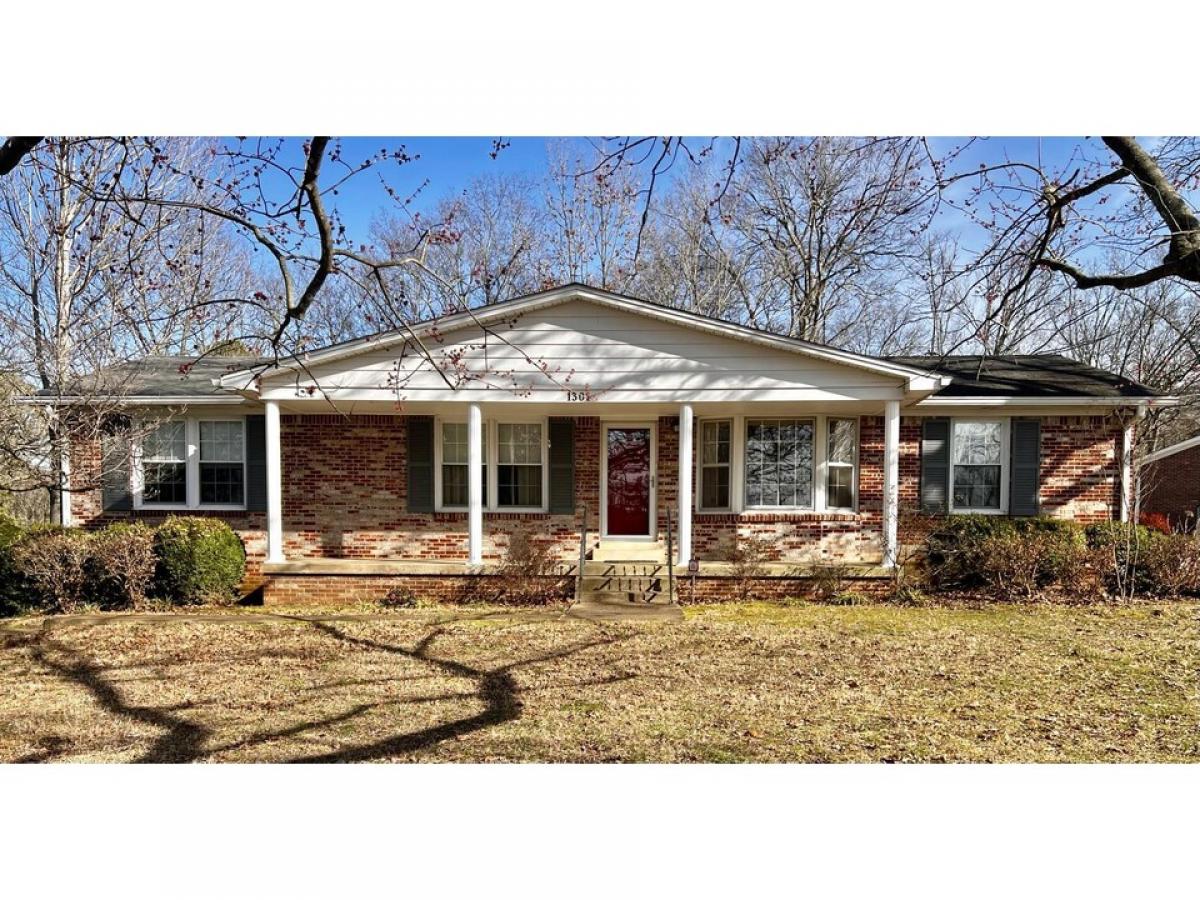 Picture of Home For Sale in Columbia, Tennessee, United States