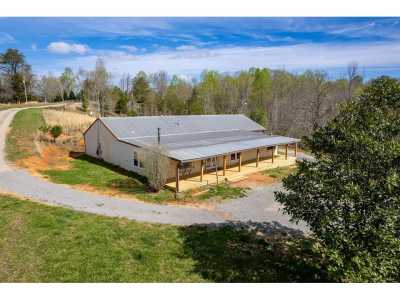 Home For Sale in Walling, Tennessee