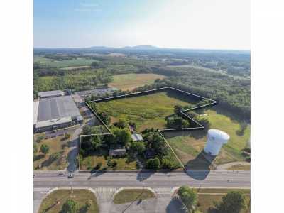 Home For Sale in Smithville, Tennessee