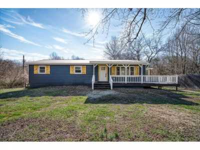 Home For Sale in Spencer, Tennessee