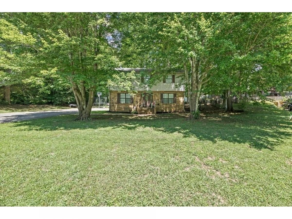 Picture of Home For Sale in Cookeville, Tennessee, United States