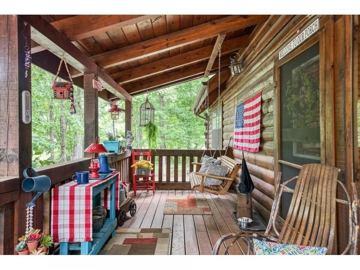 Picture of Home For Sale in Jamestown, Tennessee, United States