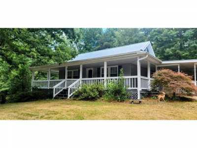 Home For Sale in Spencer, Tennessee