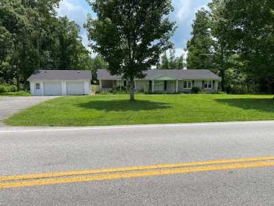 Home For Sale in Red Boiling Springs, Tennessee