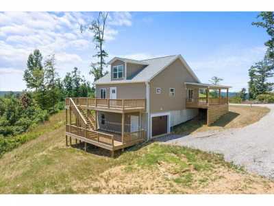 Home For Sale in Byrdstown, Tennessee