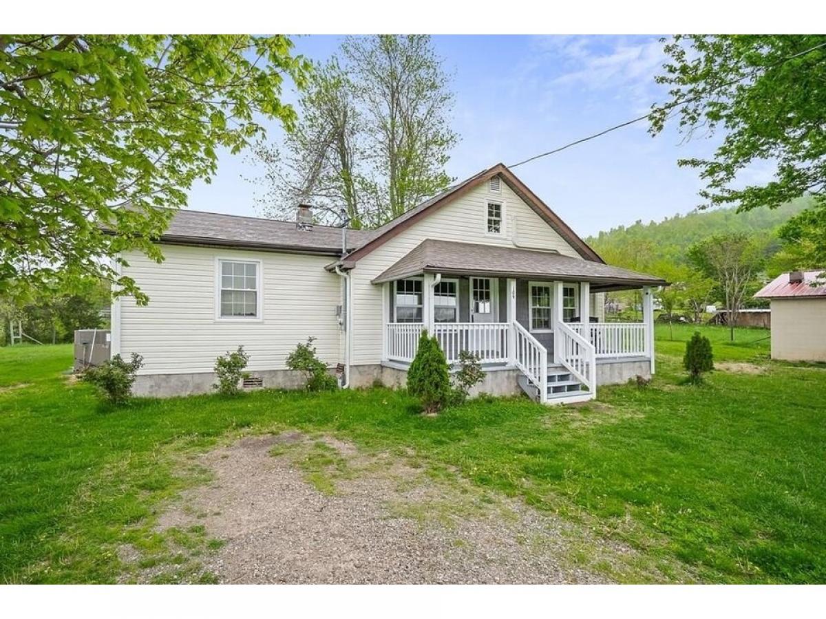 Picture of Home For Sale in Livingston, Tennessee, United States