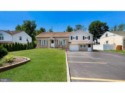 Home For Sale in Hatboro, Pennsylvania