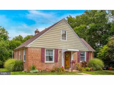 Home For Sale in Woodlyn, Pennsylvania