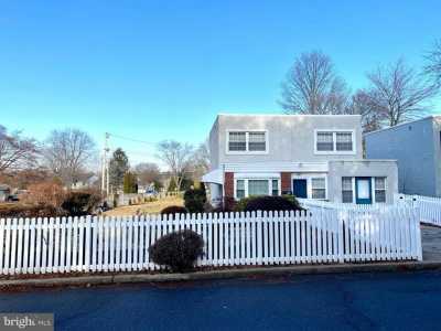 Home For Sale in Bryn Mawr, Pennsylvania