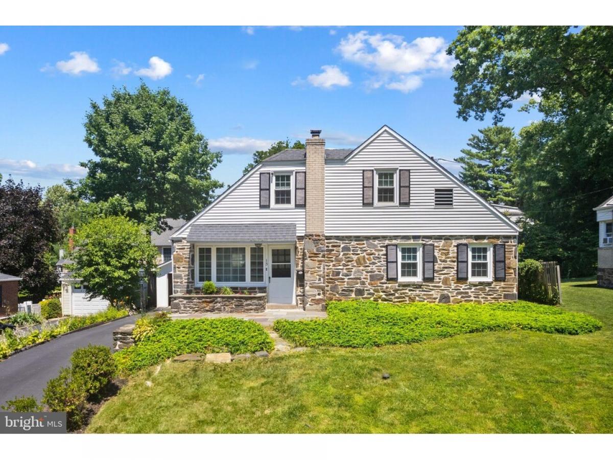 Picture of Home For Sale in Bryn Mawr, Pennsylvania, United States