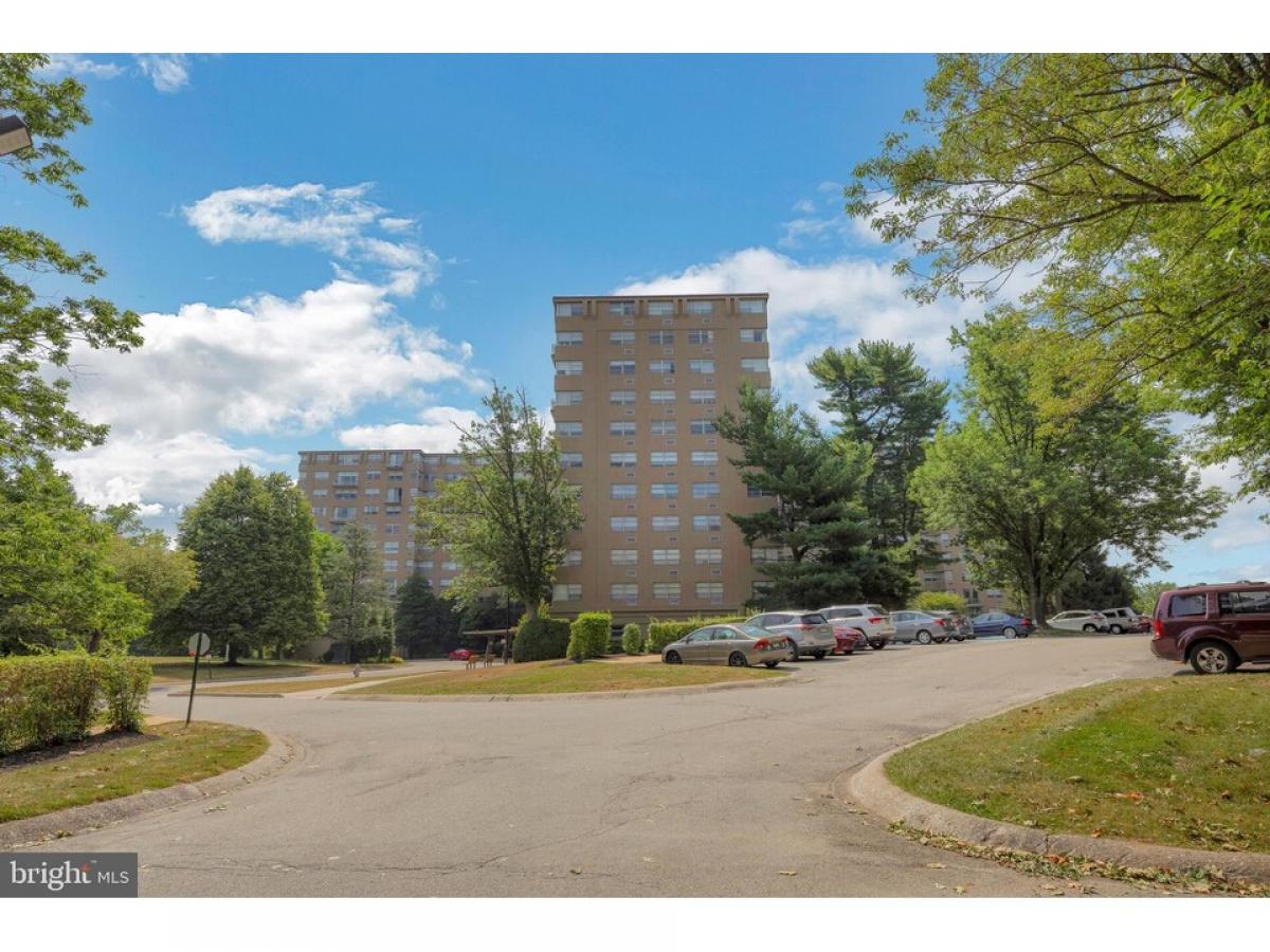 Picture of Home For Sale in Bryn Mawr, Pennsylvania, United States