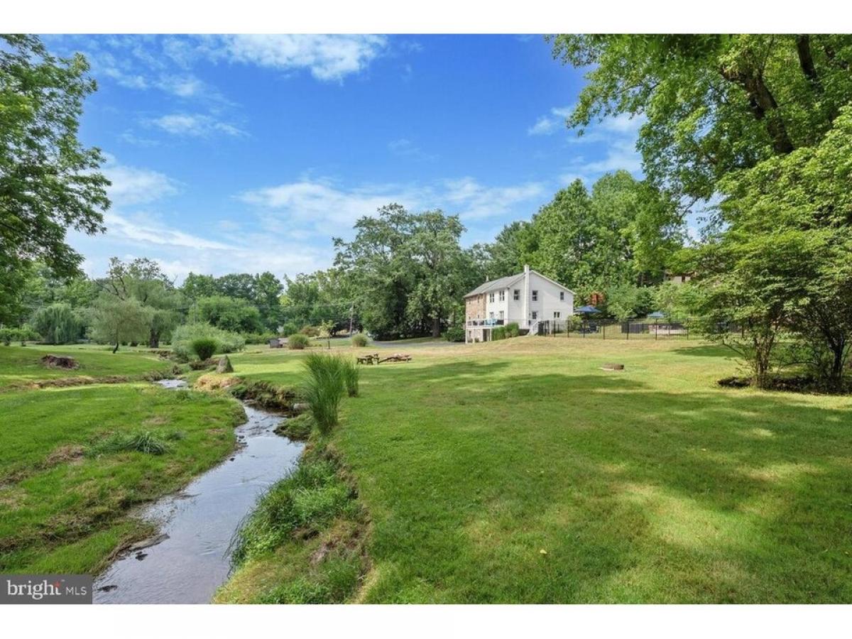 Picture of Home For Sale in Malvern, Pennsylvania, United States