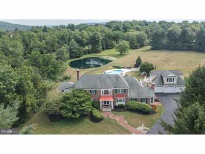 Home For Sale in Newtown, Pennsylvania