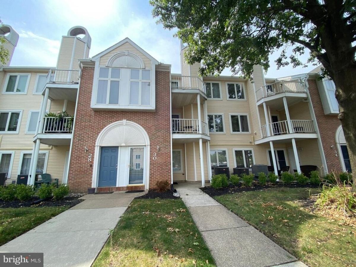 Picture of Home For Sale in Levittown, Pennsylvania, United States