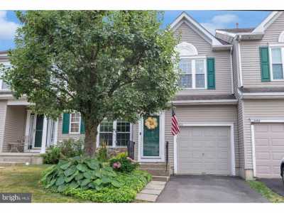 Home For Sale in Jamison, Pennsylvania