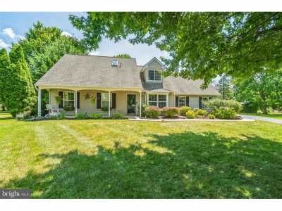 Home For Sale in Pipersville, Pennsylvania