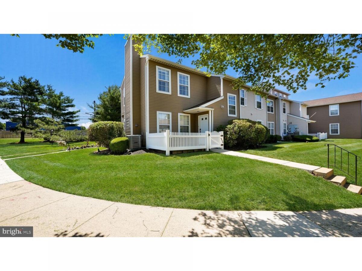 Picture of Home For Sale in Doylestown, Pennsylvania, United States