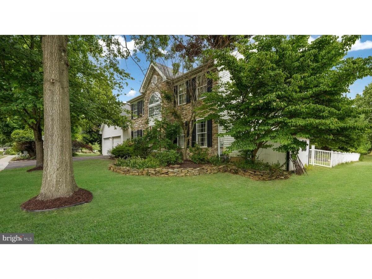 Picture of Home For Sale in Doylestown, Pennsylvania, United States