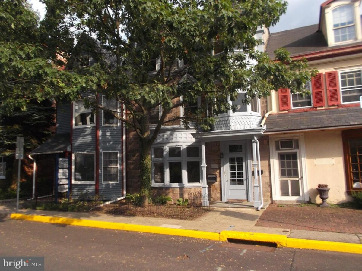 Picture of Home For Sale in Doylestown, Pennsylvania, United States