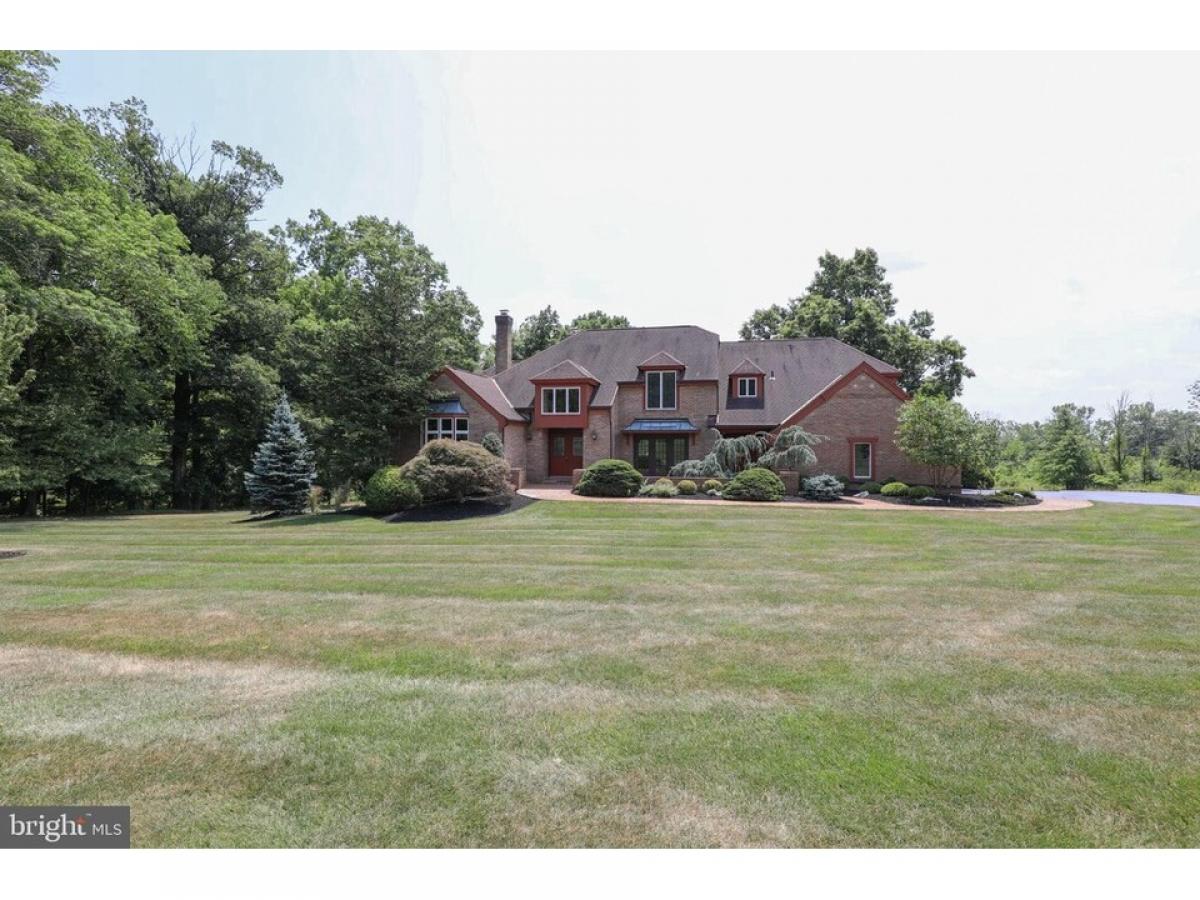 Picture of Home For Sale in Doylestown, Pennsylvania, United States