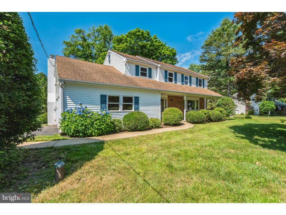 Picture of Home For Sale in Doylestown, Pennsylvania, United States