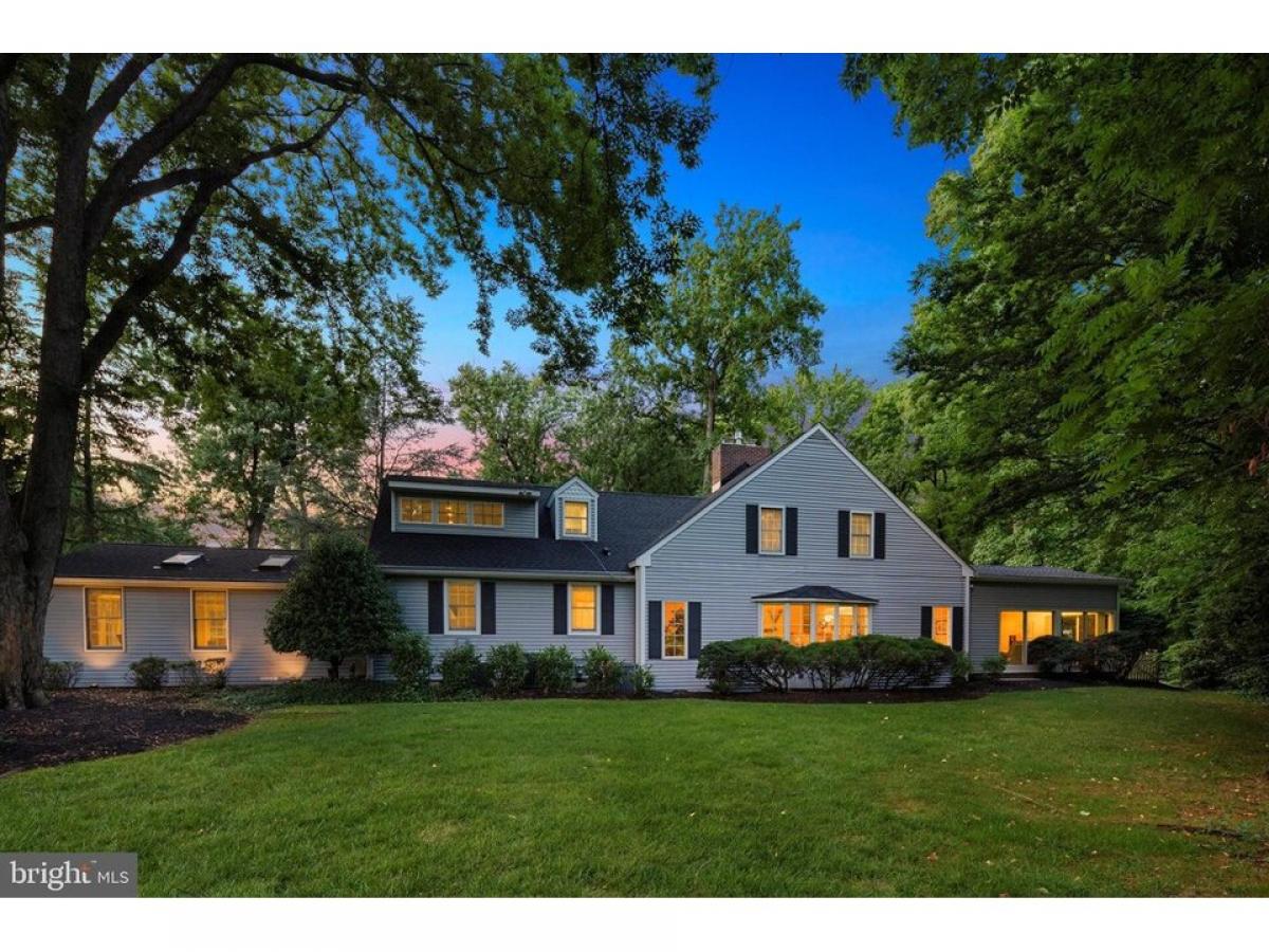 Picture of Home For Sale in Moorestown, New Jersey, United States