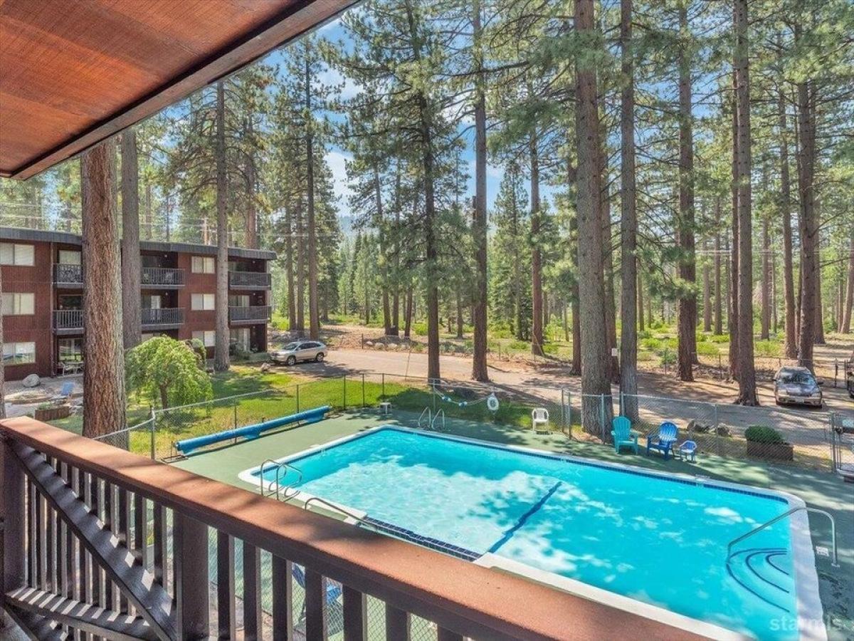 Picture of Home For Sale in South Lake Tahoe, California, United States