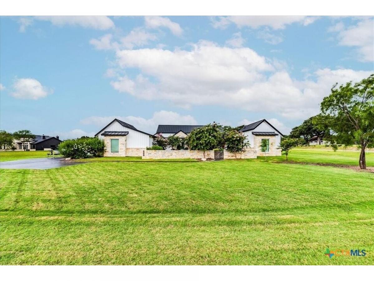 Picture of Home For Sale in New Braunfels, Texas, United States