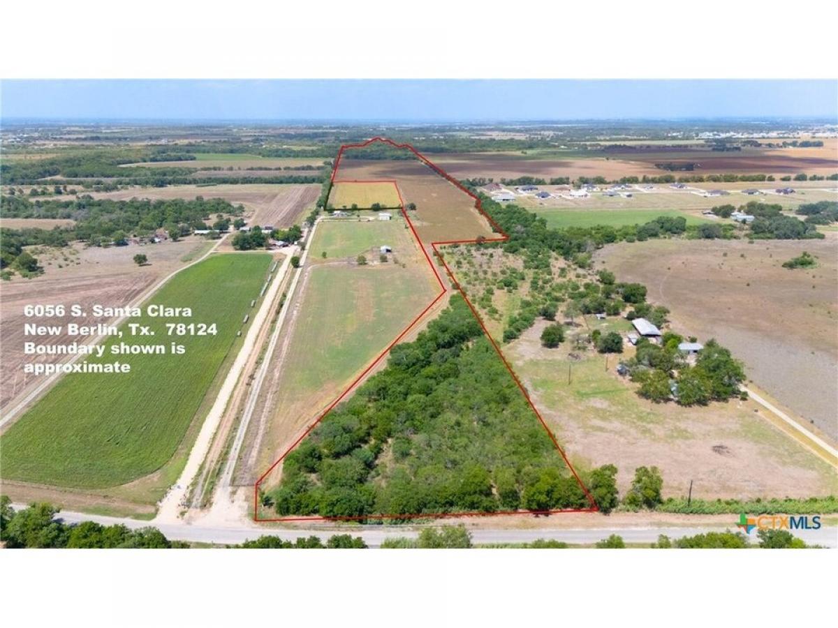 Picture of Residential Land For Sale in Seguin, Texas, United States