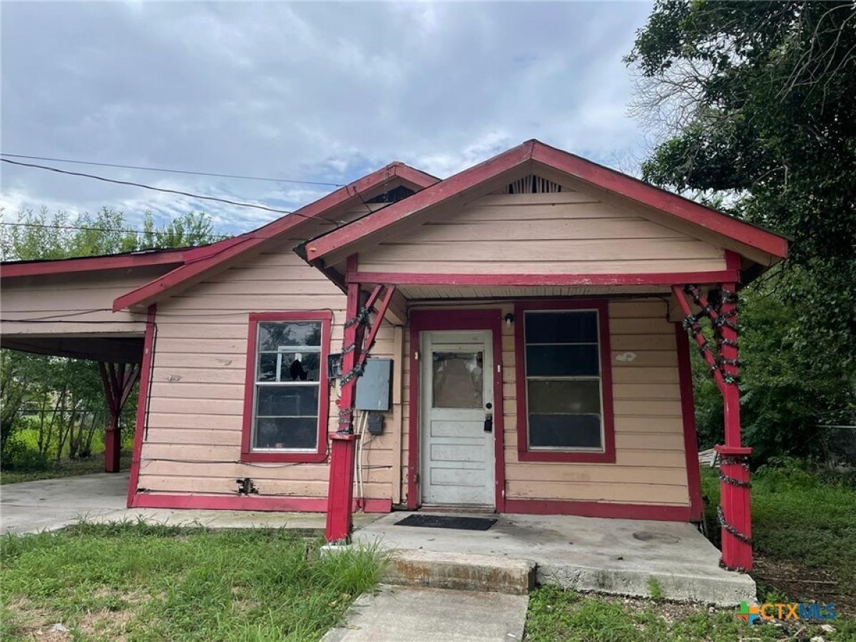 Picture of Home For Sale in Seguin, Texas, United States