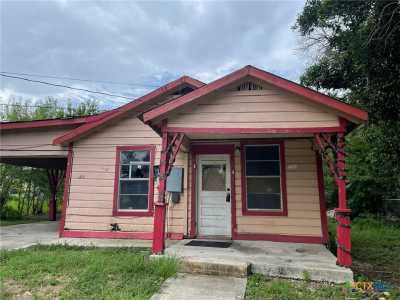 Home For Sale in Seguin, Texas