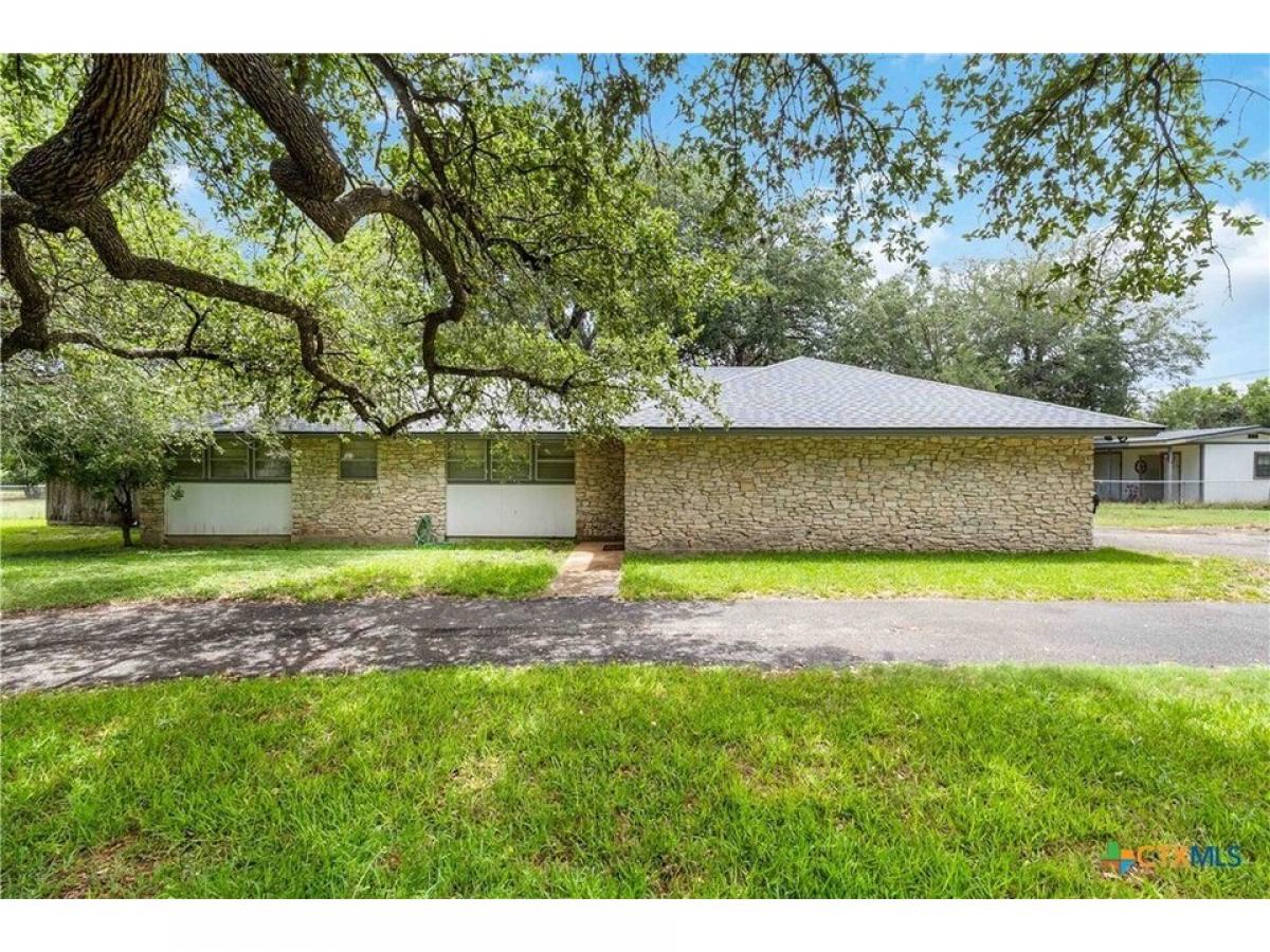 Picture of Home For Sale in Seguin, Texas, United States