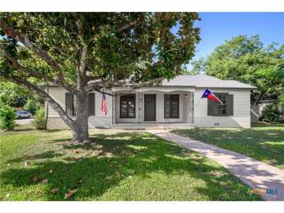 Home For Sale in Seguin, Texas