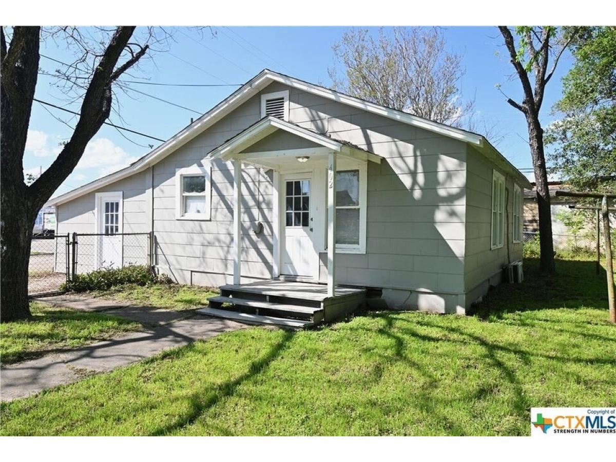 Picture of Home For Sale in Seguin, Texas, United States