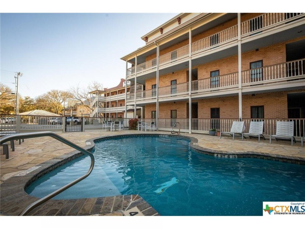 Picture of Home For Sale in New Braunfels, Texas, United States