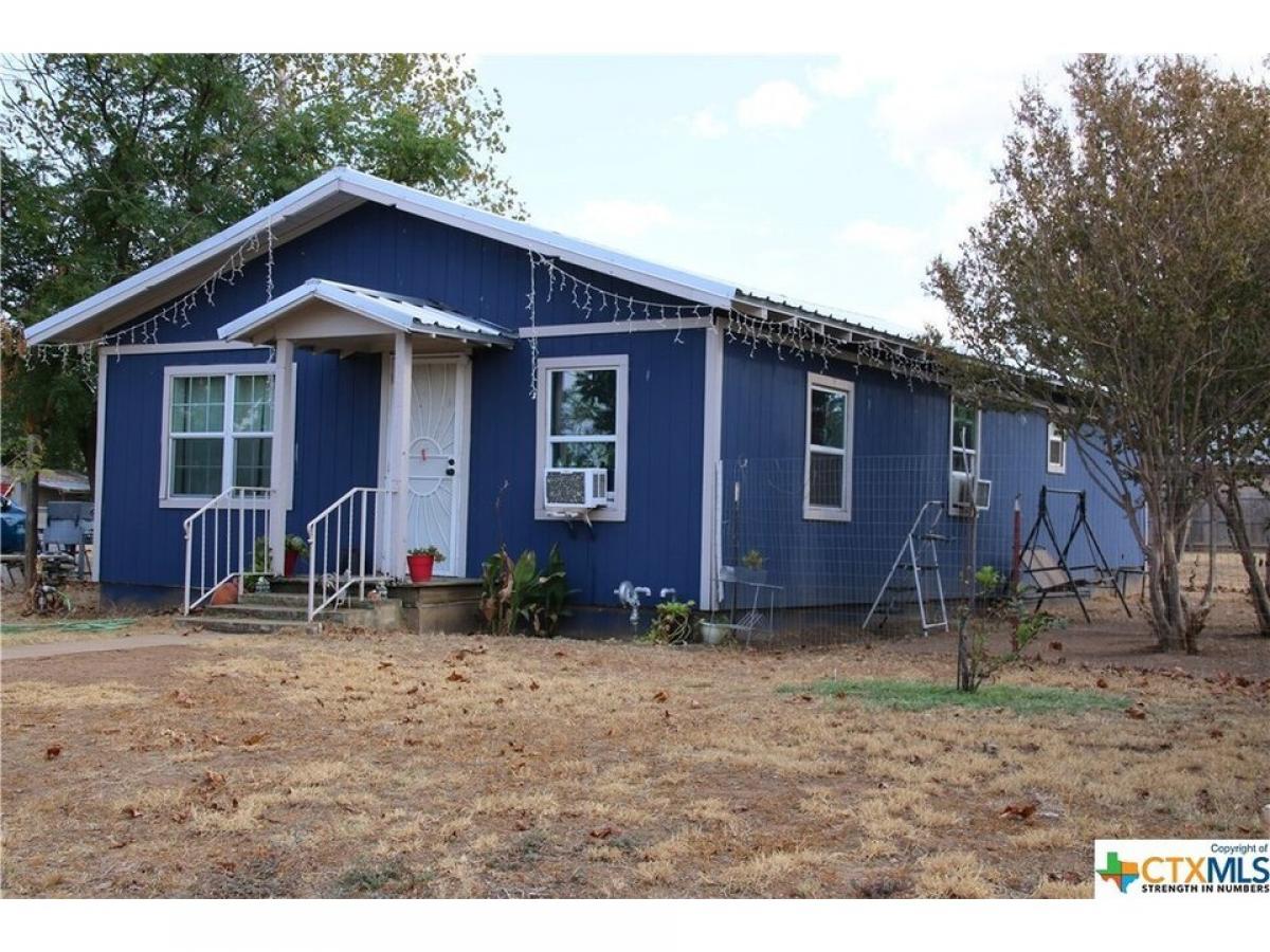 Picture of Home For Sale in Llano, Texas, United States