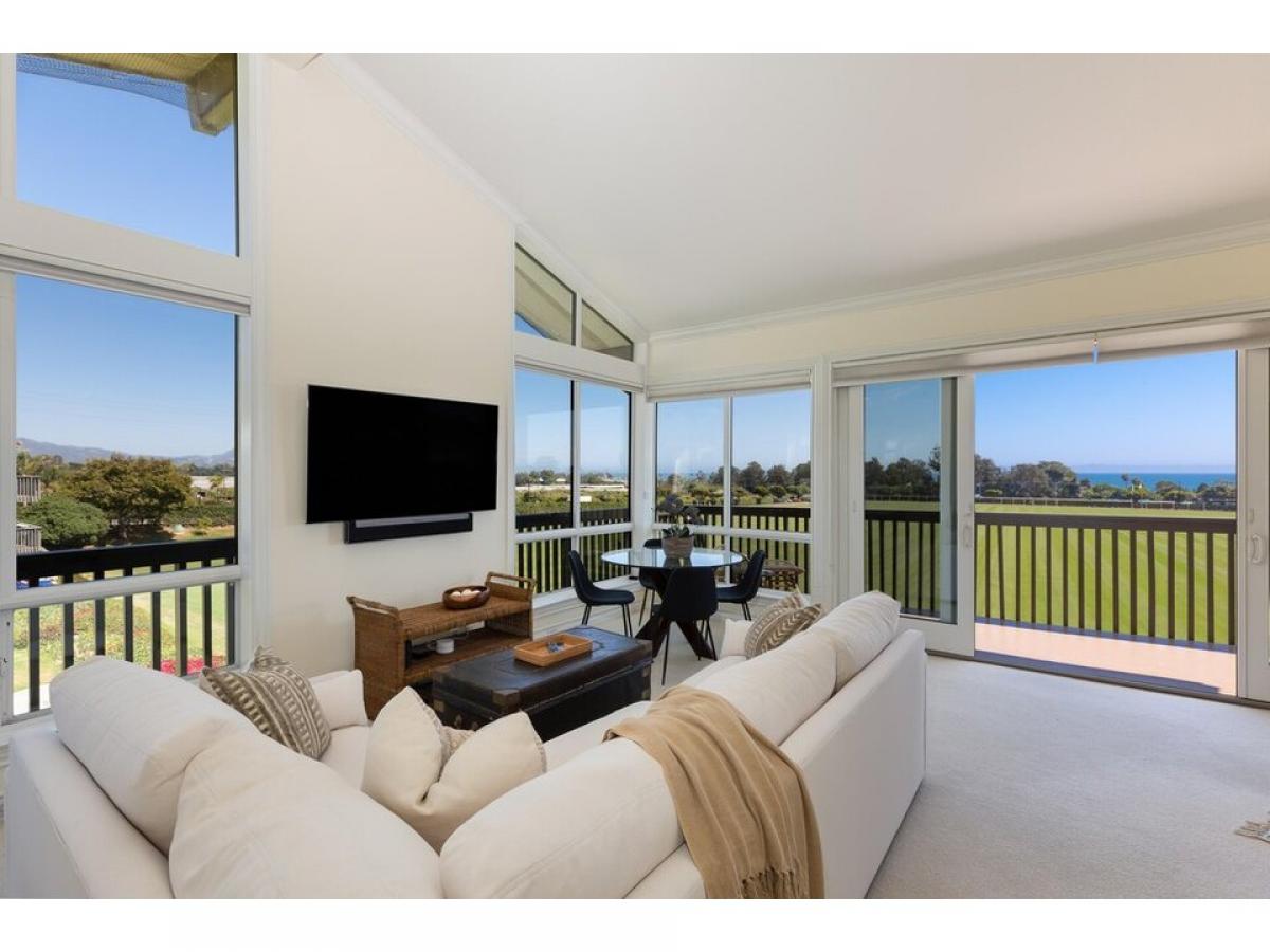 Picture of Home For Sale in Carpinteria, California, United States