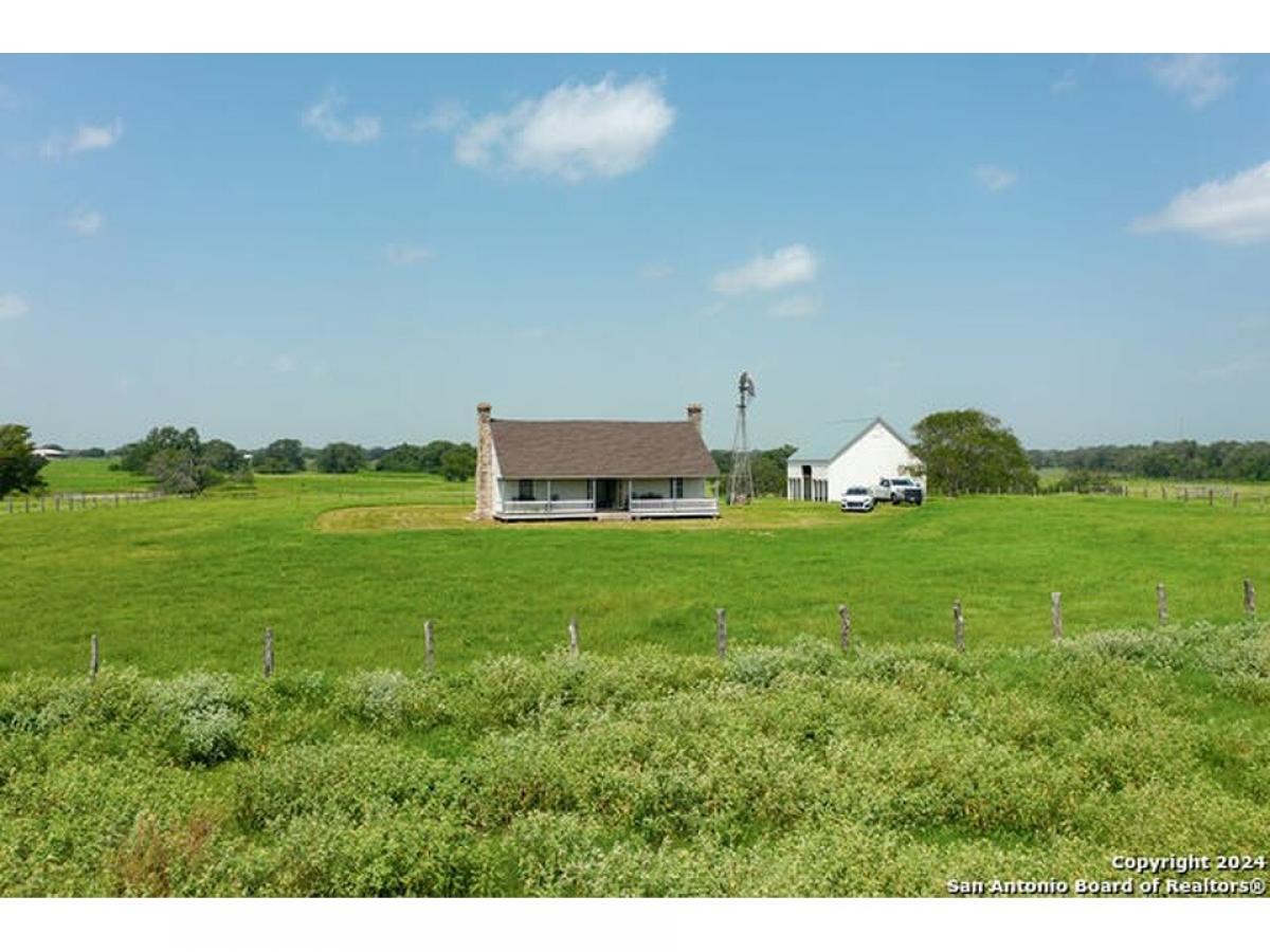 Picture of Farm For Sale in Yoakum, Texas, United States