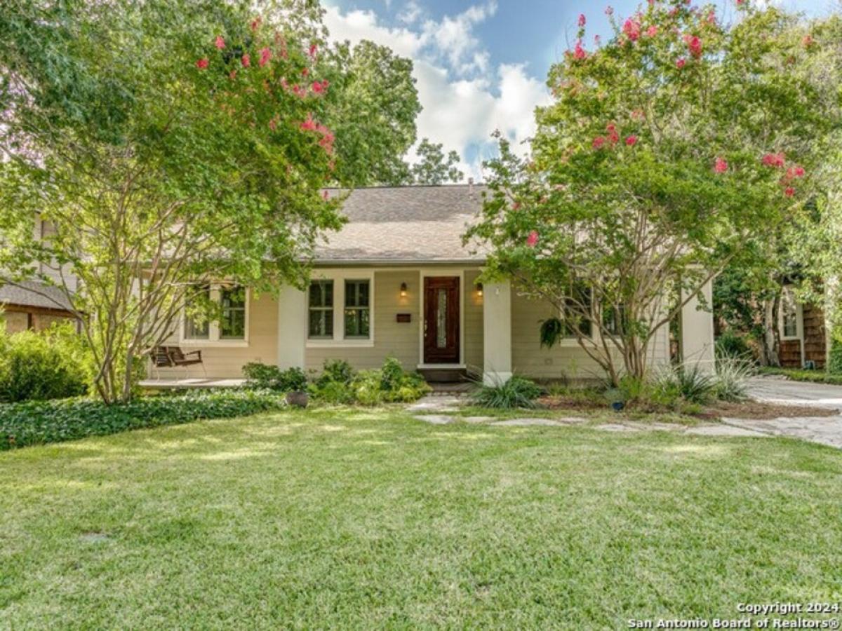 Picture of Home For Sale in Alamo Heights, Texas, United States