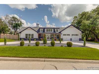 Home For Sale in Terrell Hills, Texas