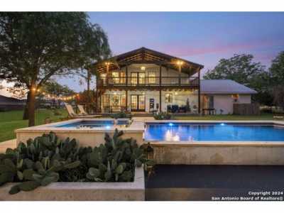 Home For Sale in Fredericksburg, Texas