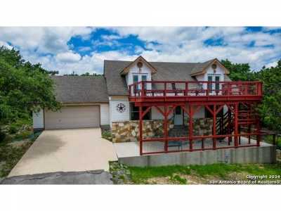 Home For Sale in Canyon Lake, Texas