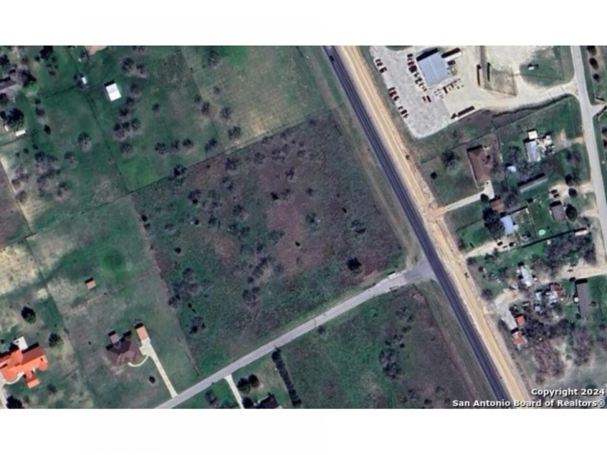 Picture of Residential Land For Sale in La Vernia, Texas, United States