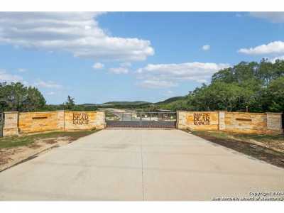 Residential Land For Sale in Mico, Texas